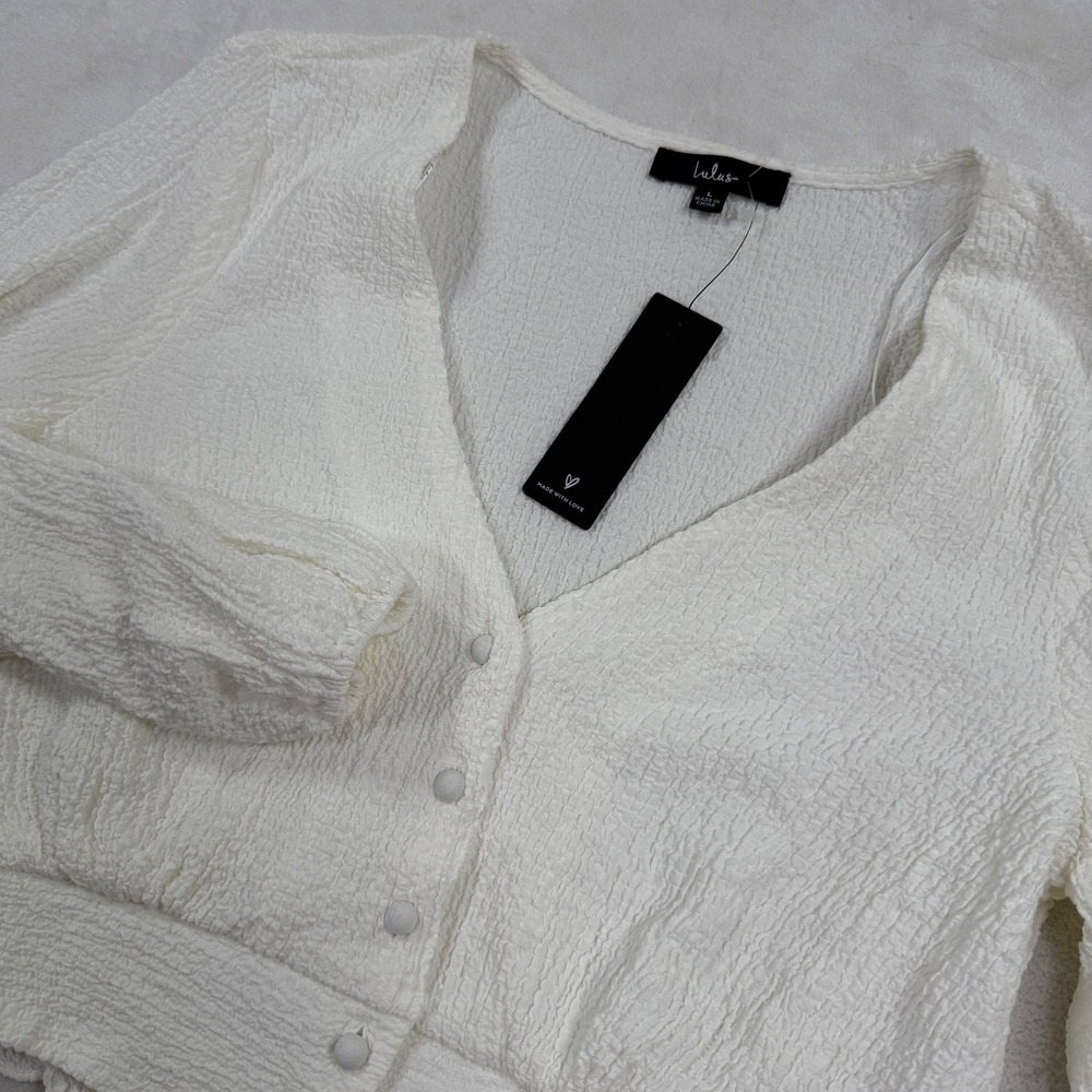 Lulus White Textured Long Sleeve Button Front Crop Top V-Neck Smocked Hem Large - Picture 1 of 7